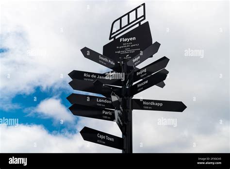 Compass directions hi-res stock photography and images - Alamy