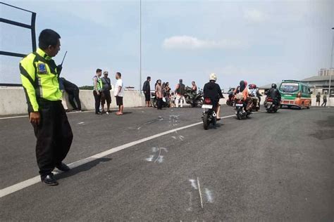 Tabrakan Dengan Vario Di Flyover Ciroyom Pengendara Rx King Luka Berat