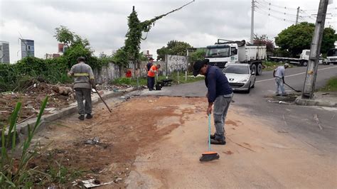 Prefeitura De Manaus Trabalha Com Recuperação Asfáltica No Bairro Nossa