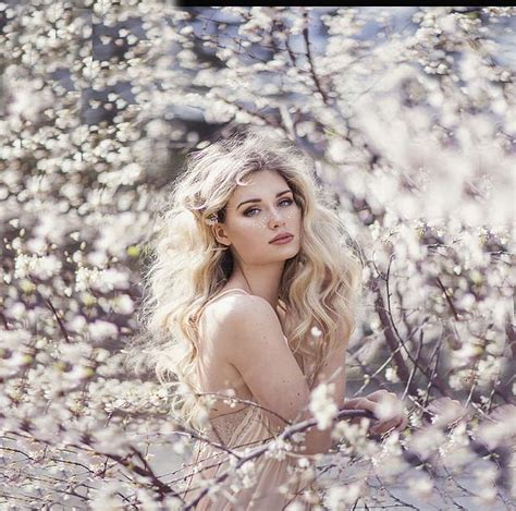 Dreamy Beauty In Blossoms Soft Women Are Special Bonito Lips Nails Eyes Hair Art Hd