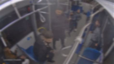 Video Cei doi tineri care au agresat sexual o fată în autobuzul 7B