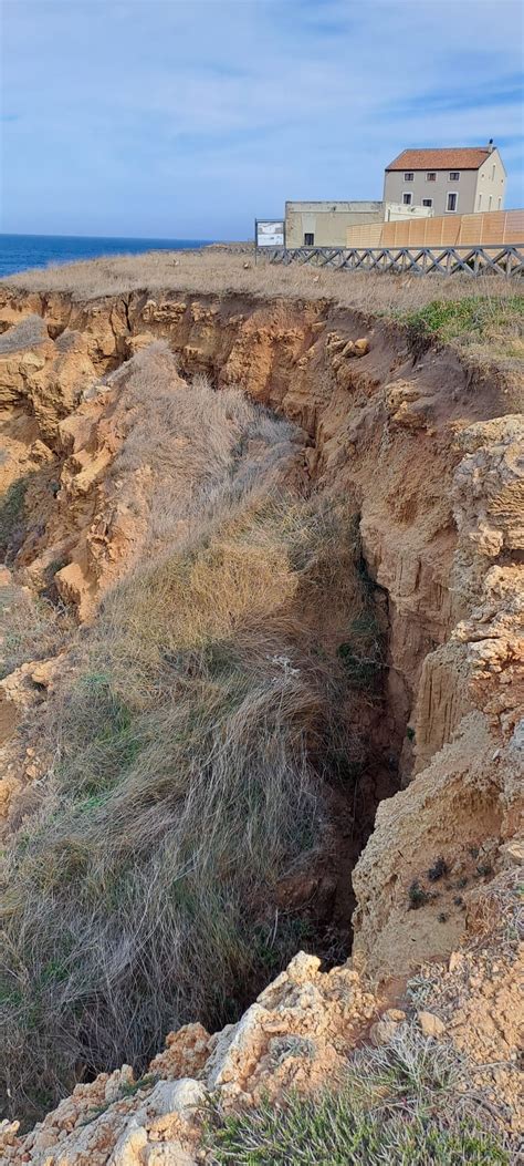 Frana Lungo La Strada Che Conduce Al Santuario Della Madonna Di Capo