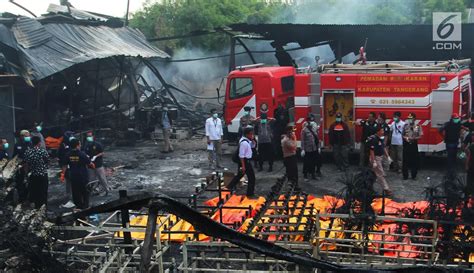 Photo Pabrik Kembang Api Meledak Di Tangerang Orang Tewas Foto