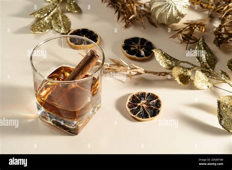 Whisky Glass Still Life Hi Res Stock Photography And Images Alamy