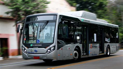 BYD entrega à prefeitura de São Paulo ônibus 100 elétricos