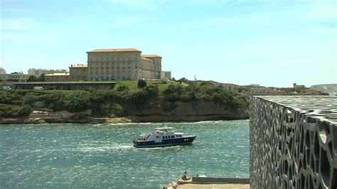 Marseille la plage urbaine prévue devant le Mucem ne pourra pas ouvrir