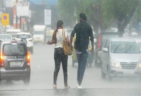 Weather Updates महाराष्ट्र गोवा और कर्नाटक में बारिश का ऑरेंज अलर्ट