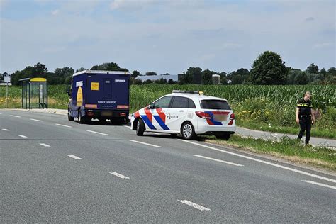 Politie Bewaakt Gestrande Geldwagen Nu Nl