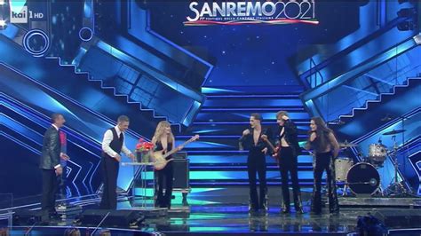 Vincitori Sanremo 2021 Maneskin Cantano Zitti E Buoni Official