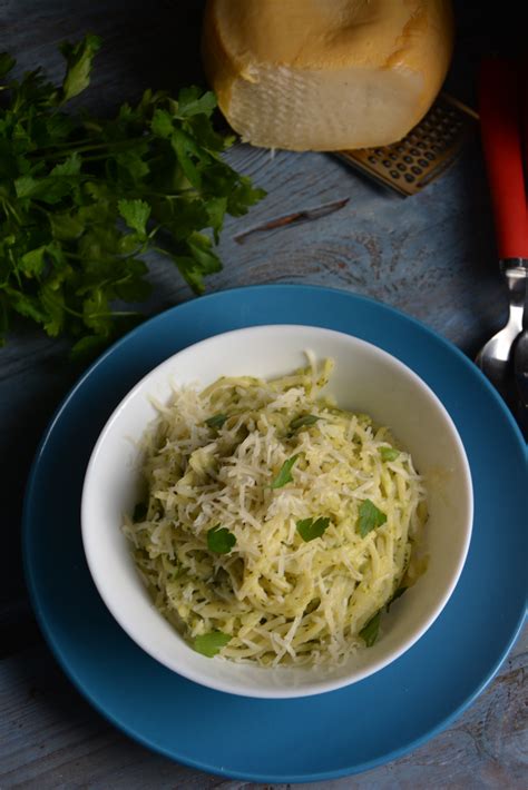 Spaghetti z brokułem i serem pleśniowym przepis PrzyslijPrzepis pl