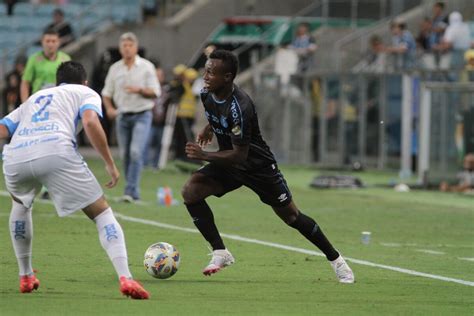 Grêmio venceu a quinta consecutiva no gauchão 2024