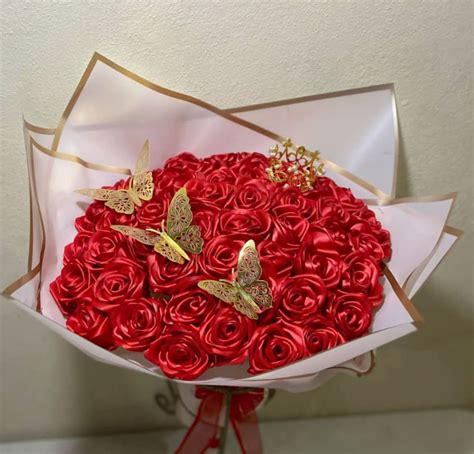 Eternal Rose Bouquetramo Buchon De 50 Rosas Ribbon Rose Bouquets Etsy