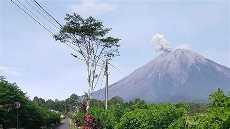 Gunung Semeru Kembali Alami Erupsi Semburkan Abu Vulkanik Hingga Ke