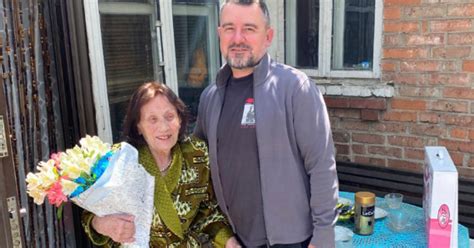 101-річна мешканка Слов'янська відзначила День народження (фото ...