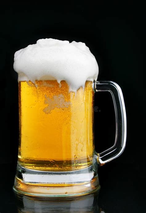 Het Schuim Van Het Bier Stock Foto Image Of Drank Bier