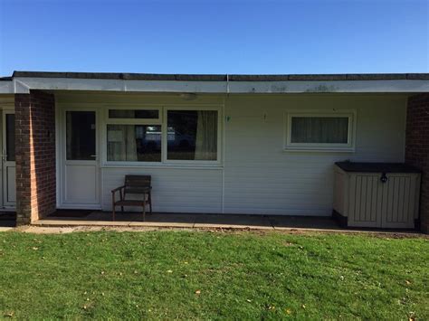 2 Bedroom Holiday Chalet Sleeps 4 Plus A Cot Florida Park Hemsby