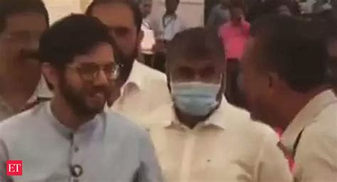 Aaditya Thackeray Watch Aaditya Thackeray Confronts Rebel Mla Prakash