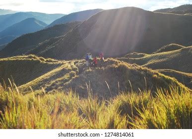 101 Mount Pulag Sunrise Images, Stock Photos, 3D objects, & Vectors ...