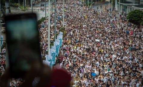 基督日報香港 51萬港人上街表達訴求 基督教參與有牧者被捕