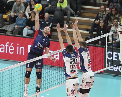 Starcie Na Szczycie Tym Razem Nie Dla Zaksy Grupa Azoty Zaksa