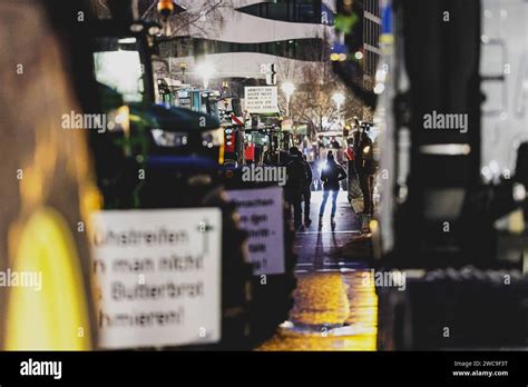 Strassenblockaden Im Zentrum Von Berlin Aufgenommen Im Rahmen Der