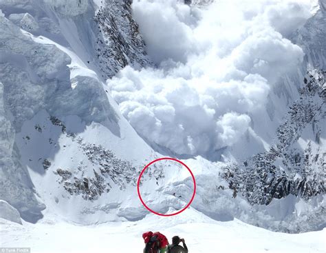 Pictured Dramatic Moment Mountain Climbers Make Miracle Avalanche