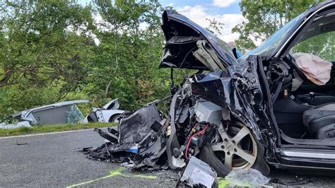 Unfall Auf Der B54 Feuerwehr Muss Zwei Frauen Nach Frontalcrash