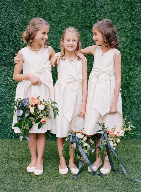 6 Non Traditional Bouquet Ideas For Your Bridal Party Brides Flower