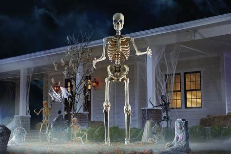 Spooky and Fun giant skeleton decoration Ideas for Halloween