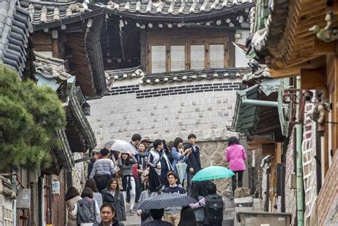 韩国“古镇”韩屋村中国游客太多居民不堪重扰