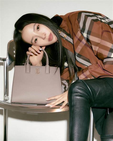 アイリーン・キムさんのインスタグラム写真 アイリーン・キムinstagram 「 Ad Thefrancesbag Burberry