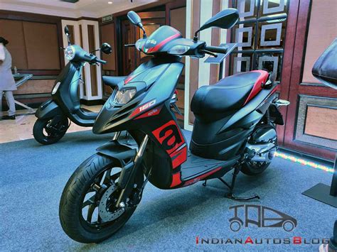 2018 Aprilia SR 150 (facelift) launched in India, Priced at INR 70,031 [Updated]