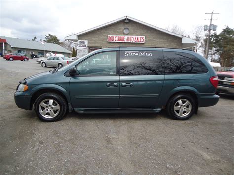 2005 DODGE GRAND CARAVAN STOW N GO | Bob Currie Auto Sales