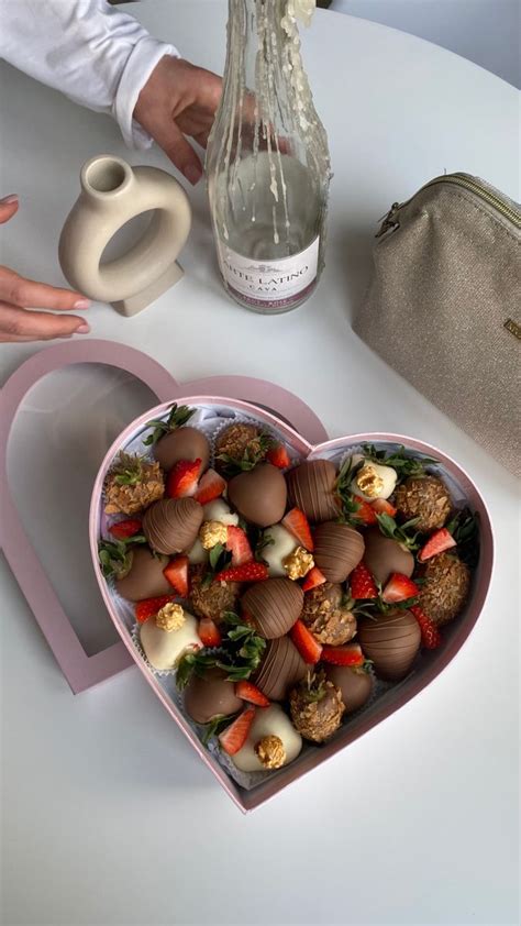Начни зарабатывать 🌸 | Chocolate covered fruit, Chocolate covered ...