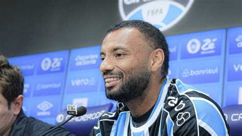 João Pedro surpreende e revela o motivo de ter escolhido o Grêmio