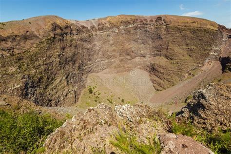 Vesuvius volcano crater stock image. Image of active - 121870727