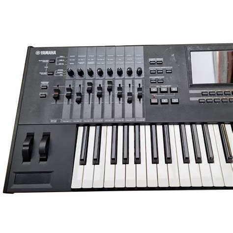 Yamaha Motif Xf6 Workstation Synthesizer Occasion