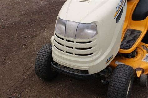 42 Cub Cadet Lt 1042 Riding Mower Lee Real Estate And Auction Service