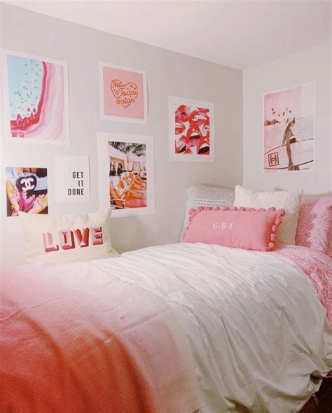 𝐏𝐈𝐍 𝐩𝐠𝐡𝐞𝐧𝐳𝐞 ☆★☆ Preppy Room Dorm Room Inspiration Dorm Room Decor