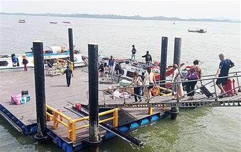 Warga Tionghoa Perantauan Di Karimun Ramai Ramai Pulang Kampung Rayakan