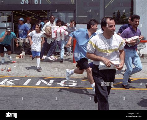 Rodney king los angeles riots 1992 hi-res stock photography and images ...