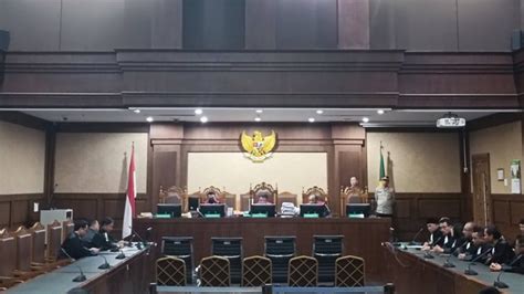 Sidang Vonis Lukas Enembe Ditunda Kumparan