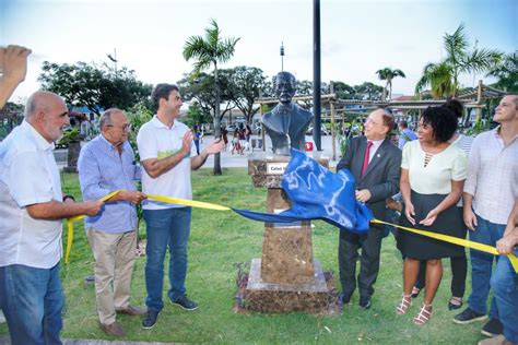 Prefeitura De S O Lu S Entrega Bustos Restaurados E Instala Novos Na