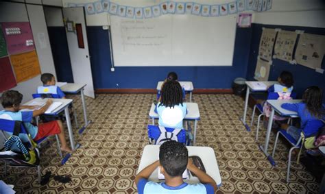 Professores apontam desafios da escola em tempo integral O Jacaré