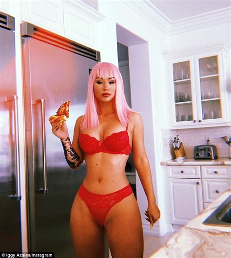 Iggy Azalea Flaunts Her Hourglass Figure In Red Lace Lingerie Daily Mail Online