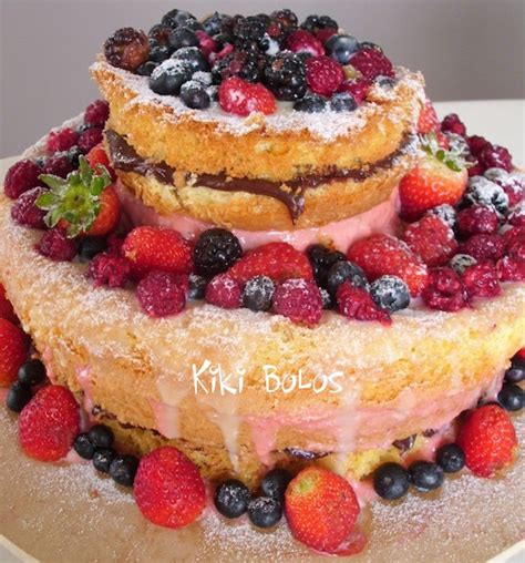 Kiki Bolos Naked Cake