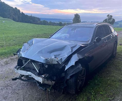 Bazenheid Unfall Mit Auto Fahrer Alkoholisiert Sg Ch