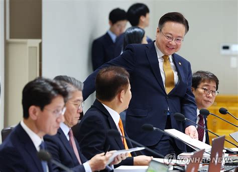 국무회의 참석하는 조규홍 보건복지부 장관 연합뉴스