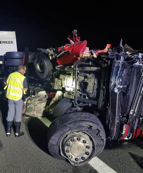 Scontro Tra Tir SullA1 Gravi I Due Conducenti