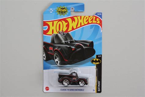 Hot Wheels Batman Tooned Classic Tv Series Batmobile Black